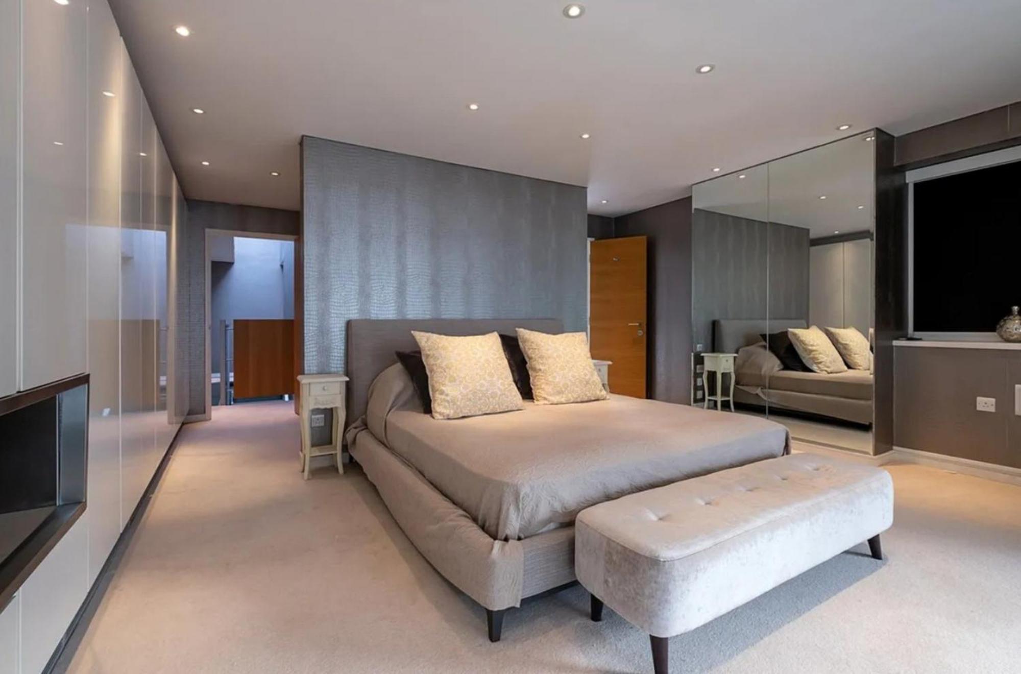 Four Bedroom In Apartamento *